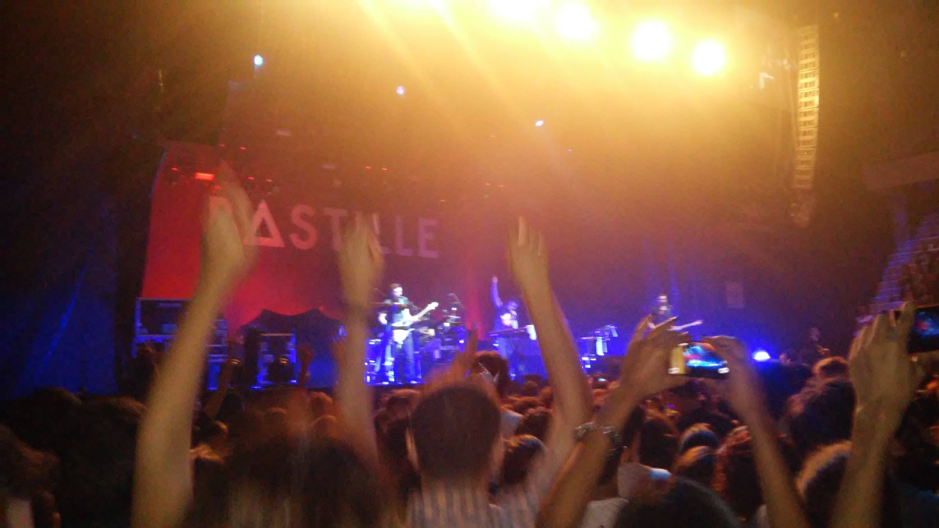 Bastille e Foster the People: muito perfume e pouco carisma