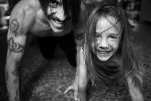 filha-de-anthony-kiedis-rock-cabeca