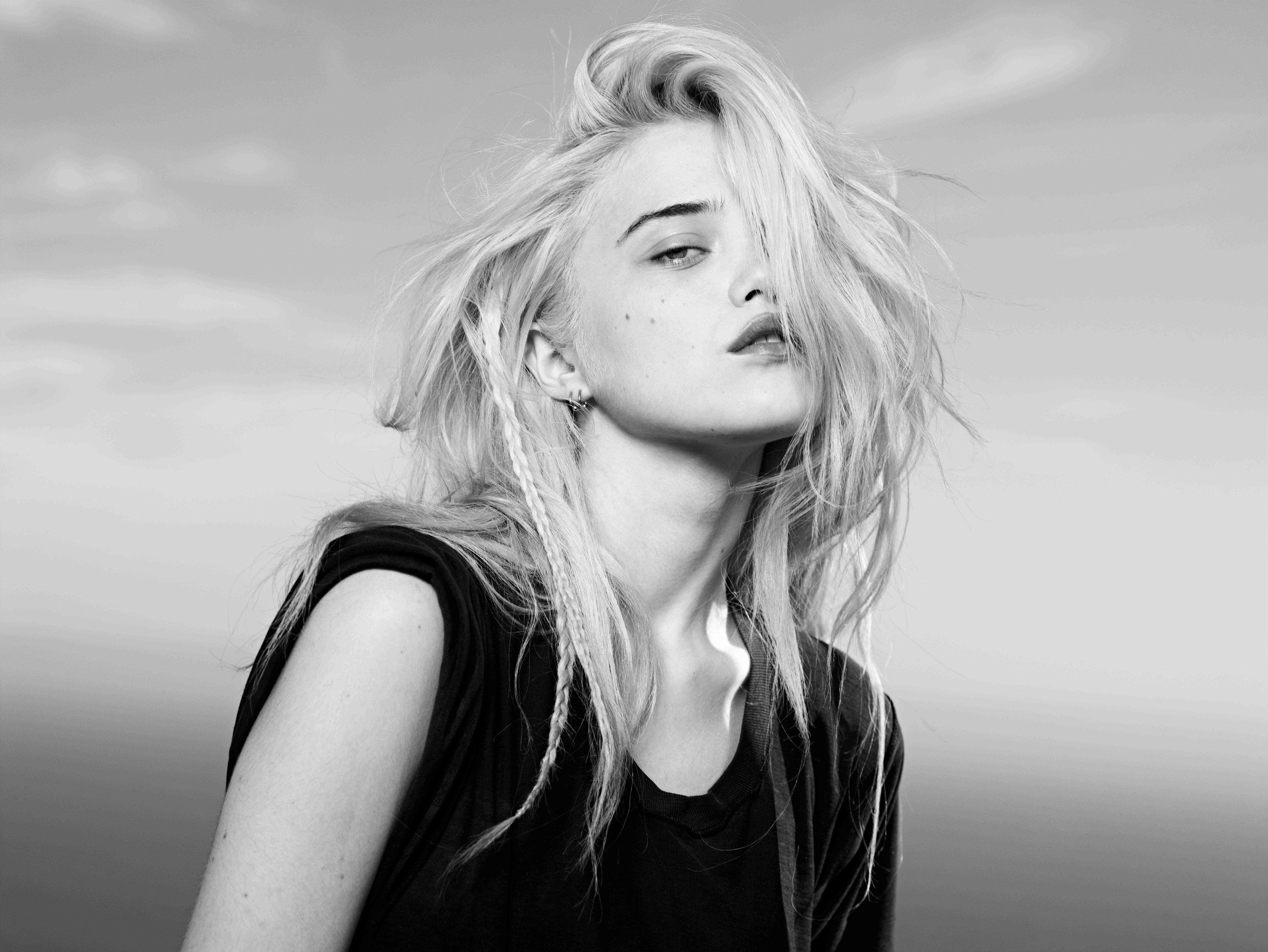 Por onde anda Sky Ferreira?