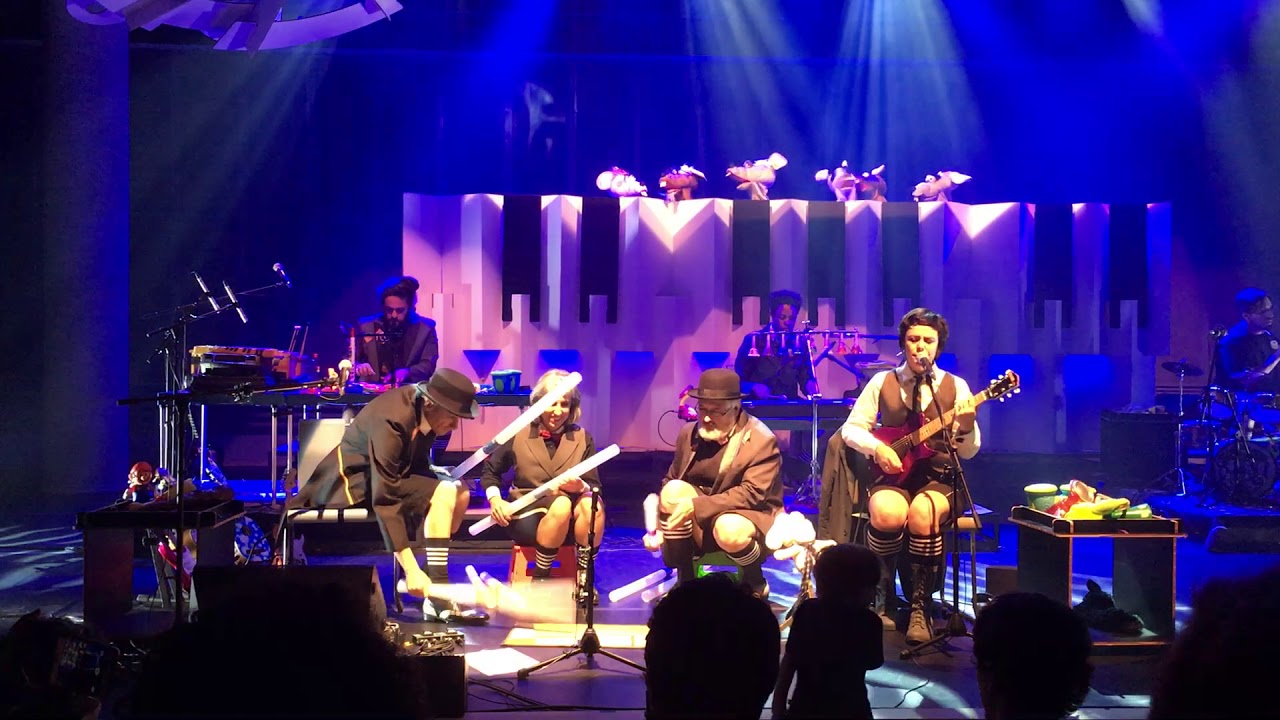 Pato Fu adere à Live