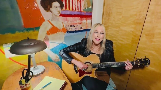 Lisa Michelle Anderson + 9 Folk names that can change your playlist forever